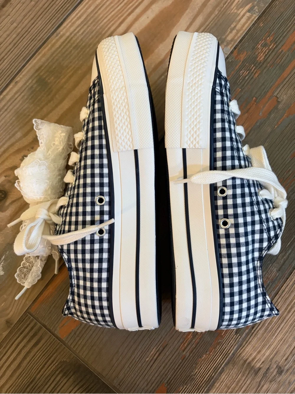Brand new! Women’s Converse Chuck Taylor All Star Navy Gingham Low Top Sneakers - Picture 2 of 5